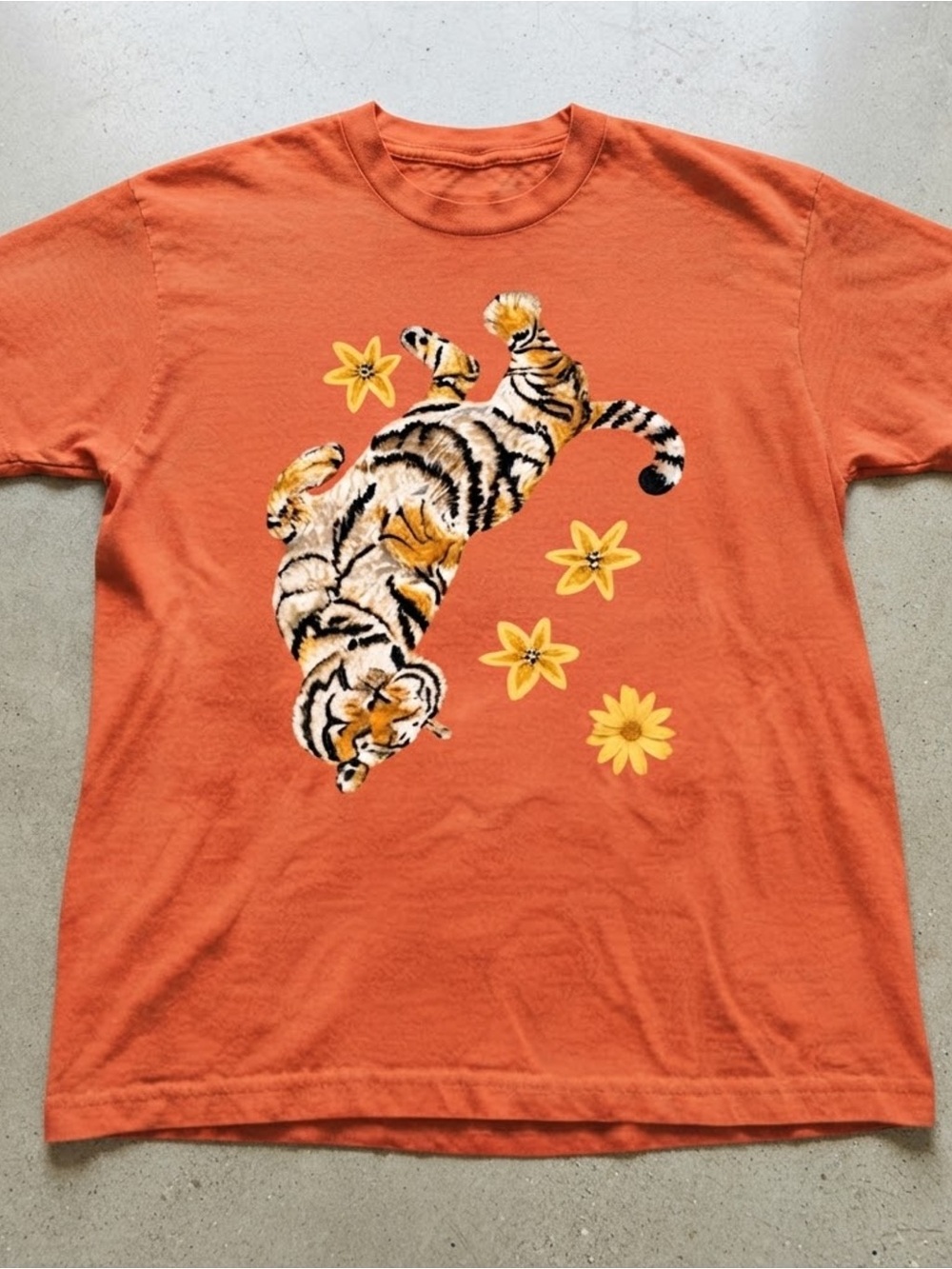 Gildan T-shirt Orange Tiger Floral Print Graphic Tee